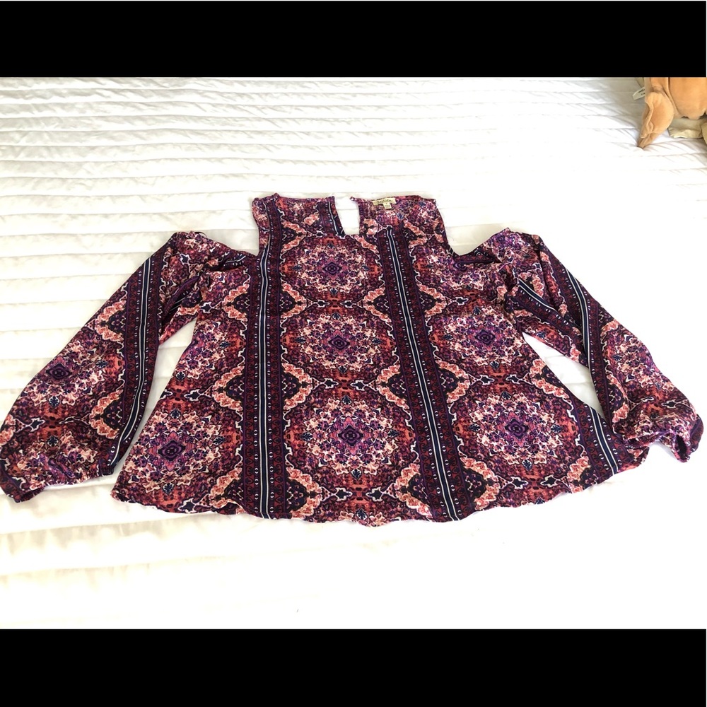 Cold shoulder blouse , brand Lily white , size small, purple and pink color.